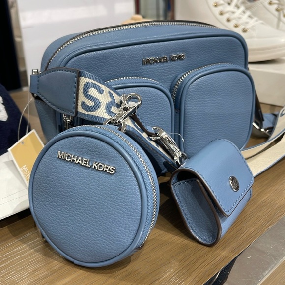 Michael Kors Jet Set Md Leather Crossbody Bag with Case for Apple Airpods Pro® - Picture 16 of 16